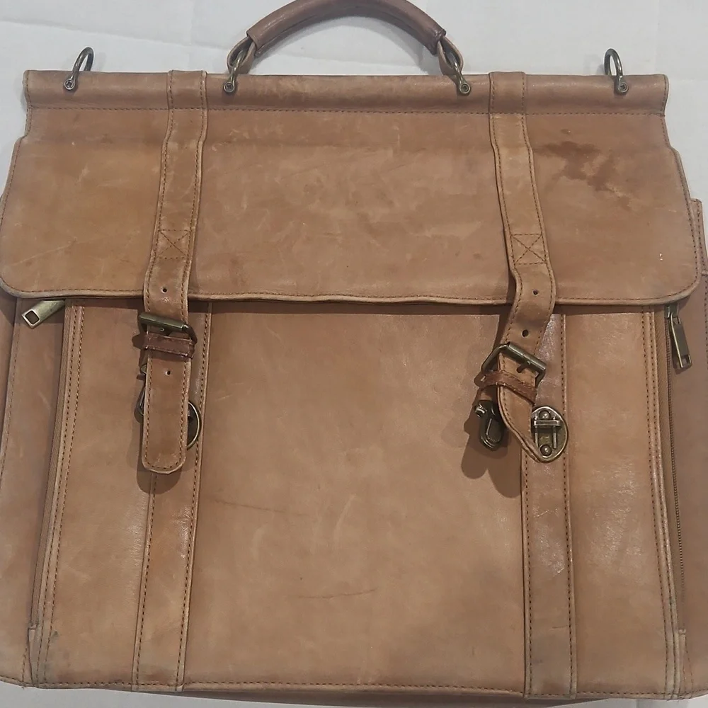 VINT. LIGHT BROWN LEATHER WILSON PELLE STUDIO BRIEFCASE
